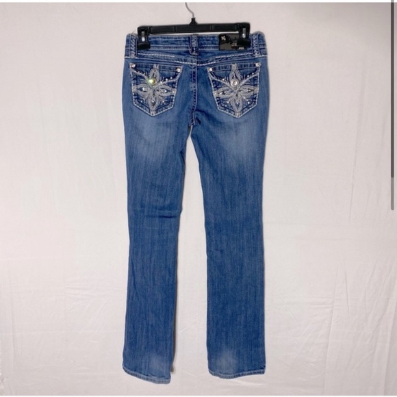 Grace In L.A. Distressed Low Rise Straight Leg Embroidered Flap Pocket Jeans 25 - Picture 2 of 16